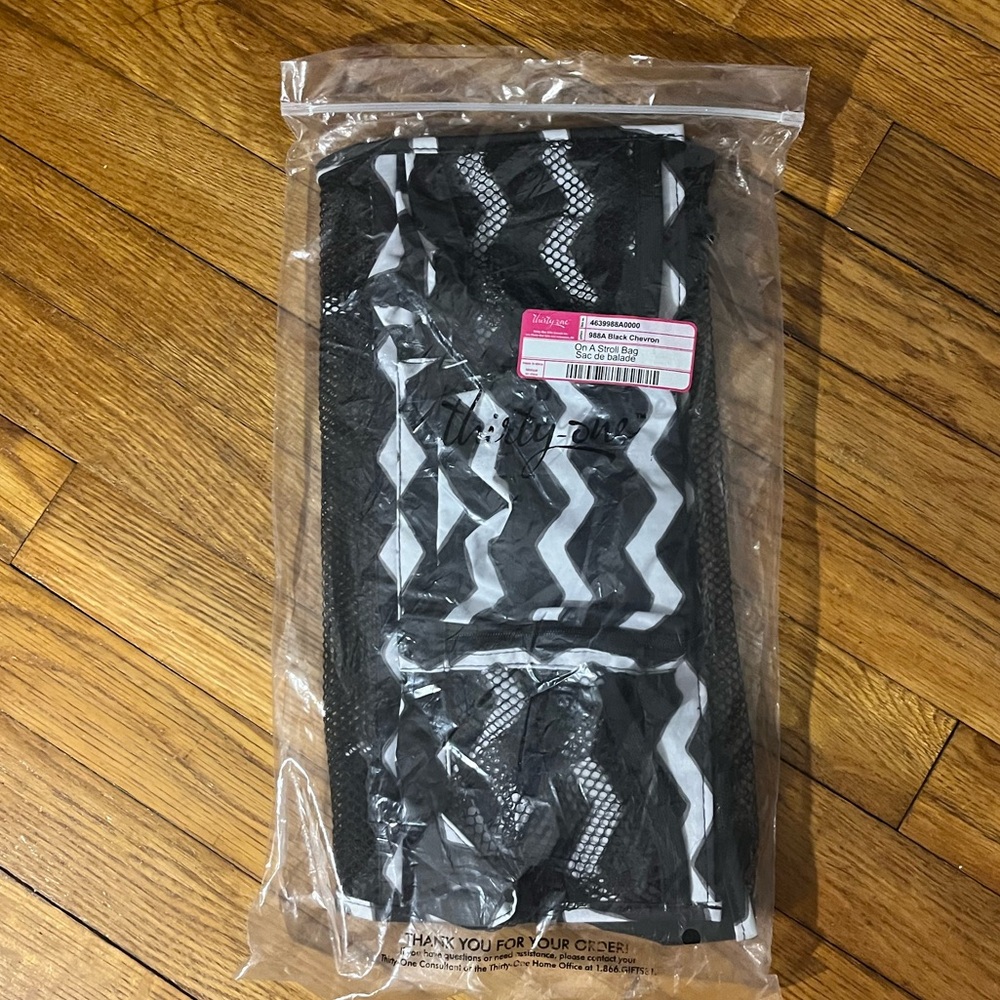 NWT thirty-one On the Go Stroller Organizer in Black and White Chevron
